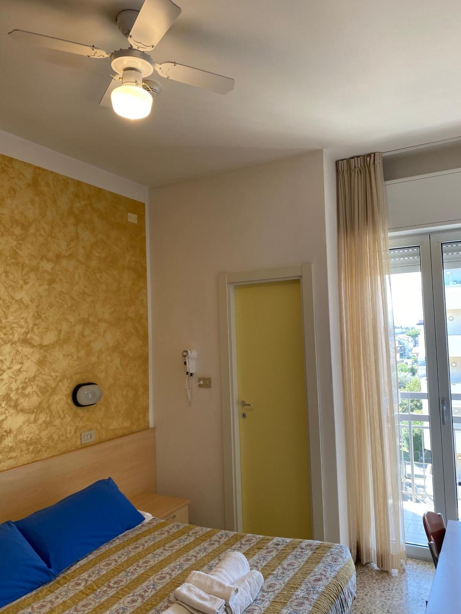 Hotel Loretta Rimini Exterior photo