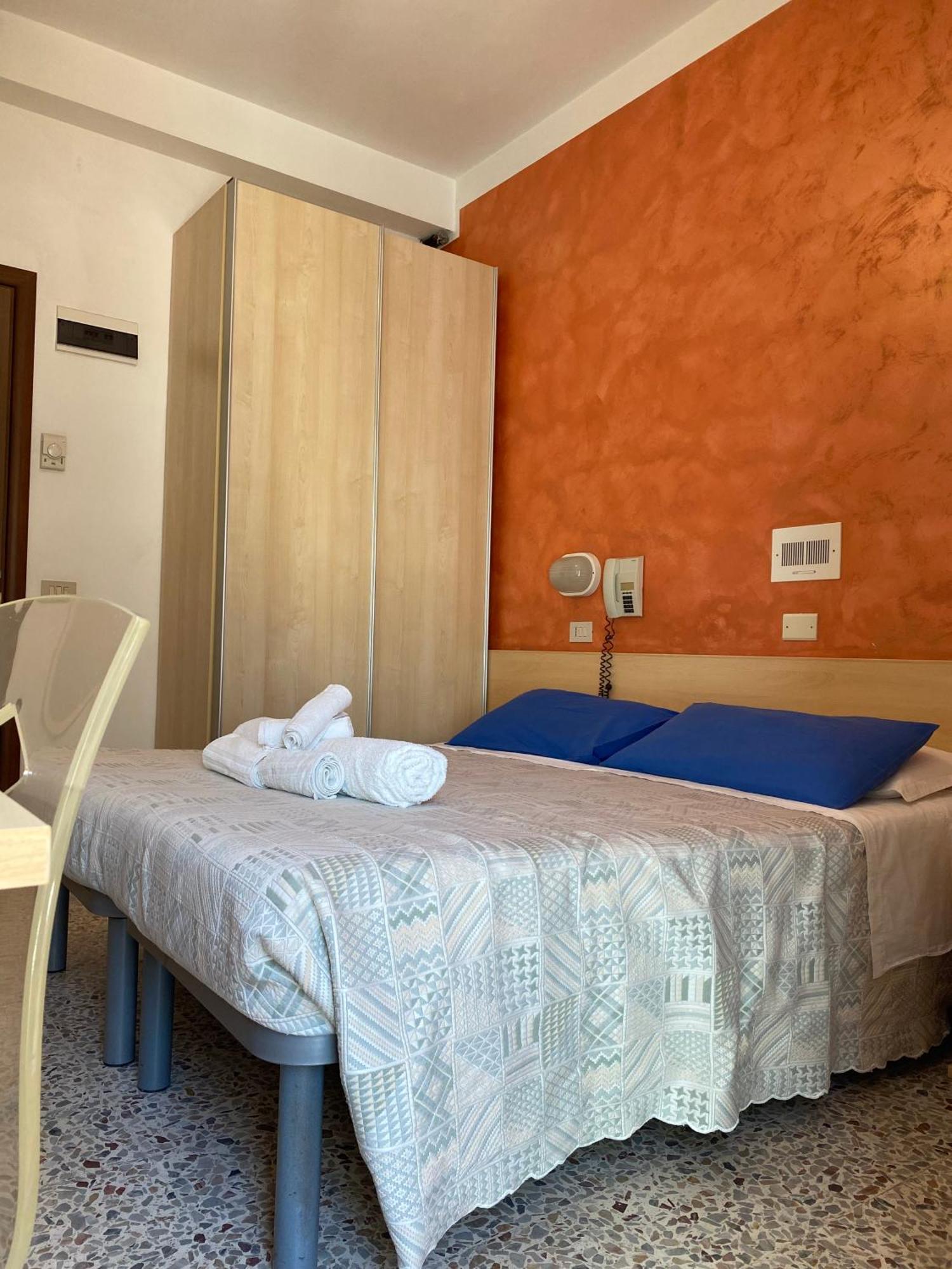 Hotel Loretta Rimini Exterior photo